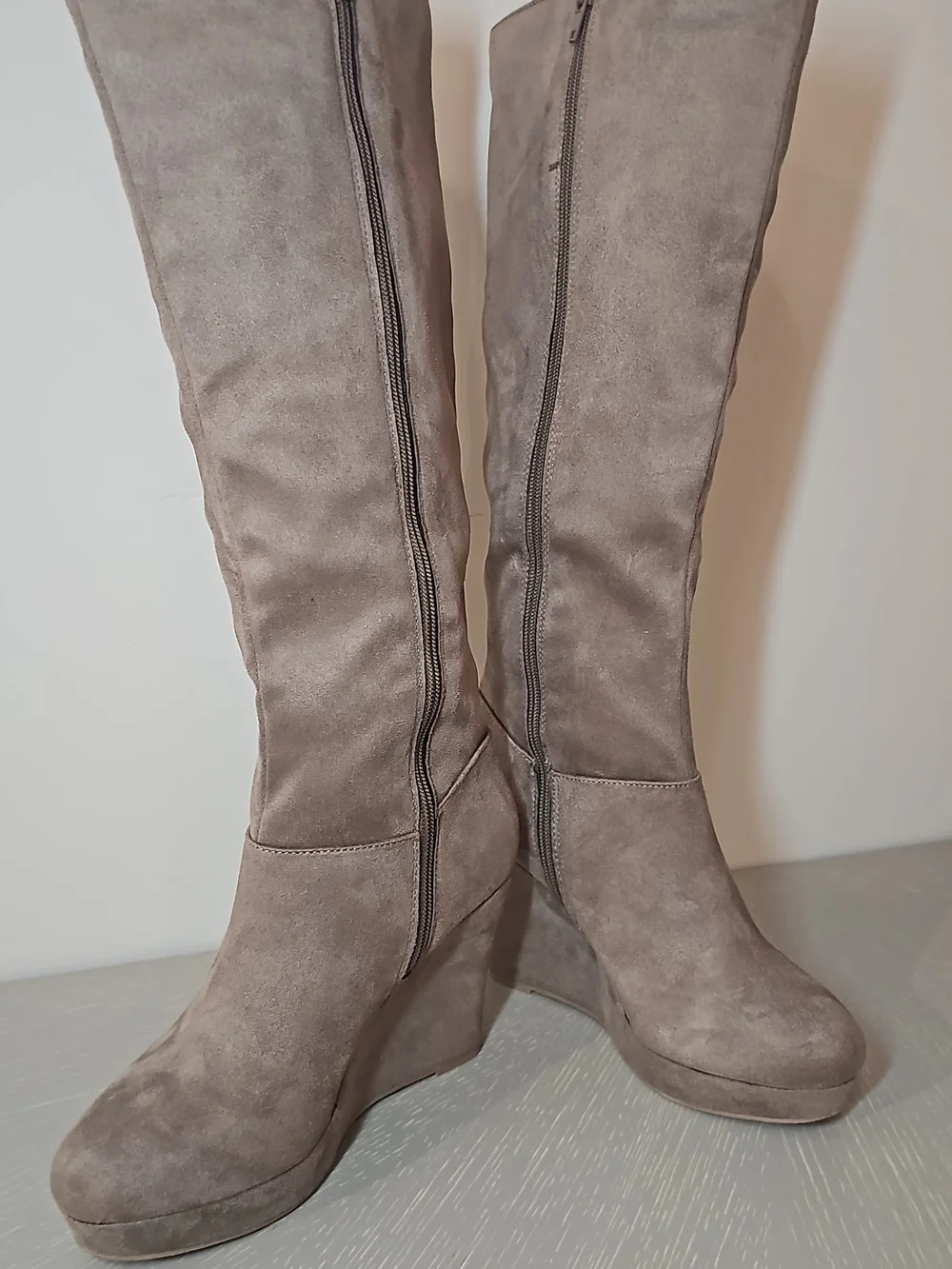 Charlotte Russe Manifest Taupe Knee High Wedge Boots Size 8 NEW IN BOX